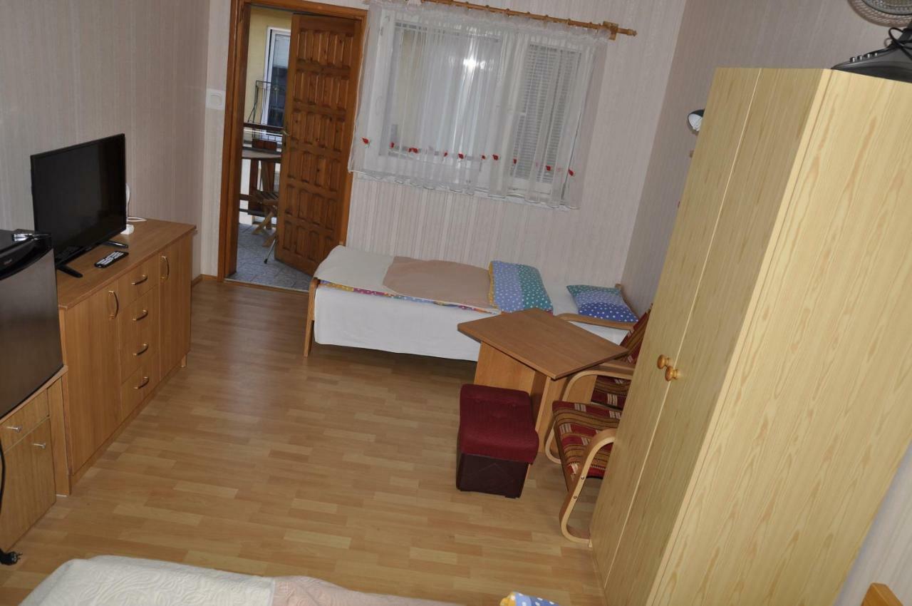 Dom Wczasowy Maja Dźwirzyno Exterior foto
